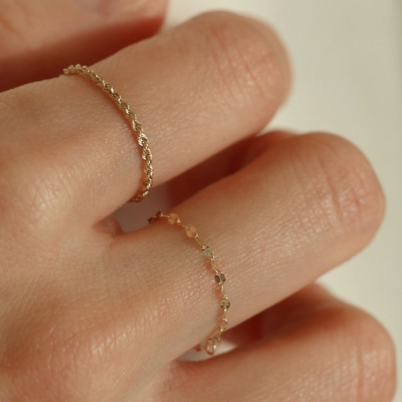 Less is more 14K gold beve chain ring
