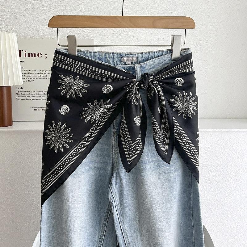 White Floral Small Silk Scarf Triangle Scarf Headscarf Belt Women's Decoration with Skirt Jeans Waist Accessories Fart Curtain