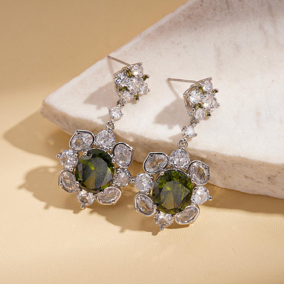 

Light luxury style zircon oval flower silver needle earrings court style exquisite temperament earrings