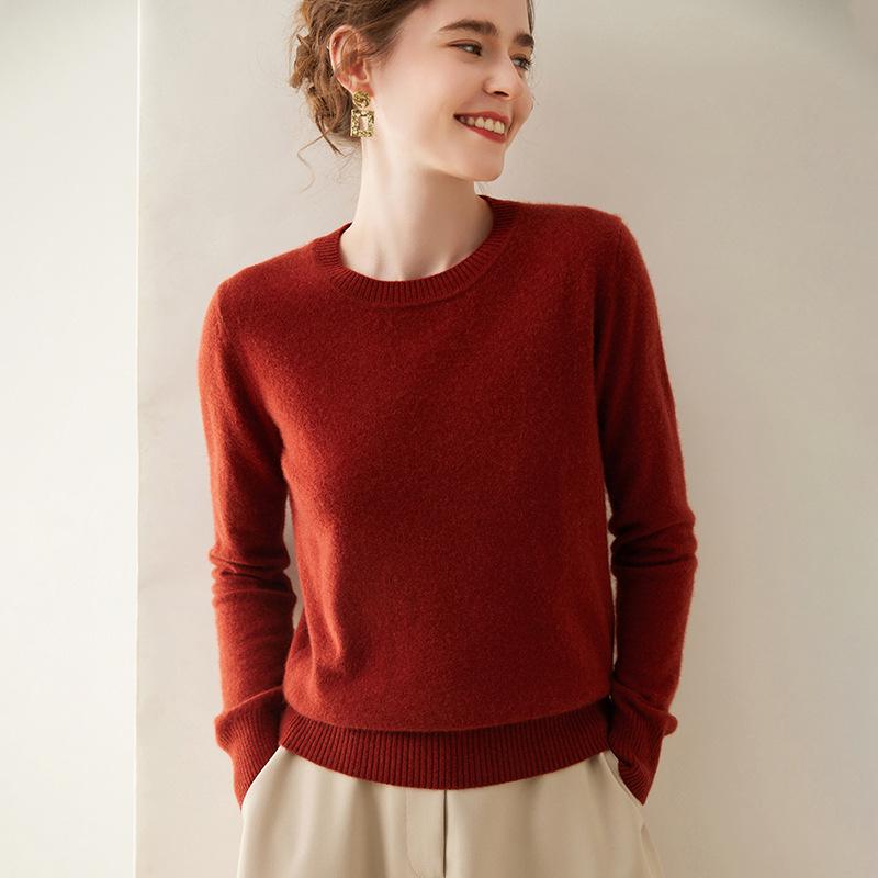 Women's Soft Cashmere Sweater - Warm, Casual Knit, Long Sleeve, Round Neck, Perfect for Autumn/Winter
