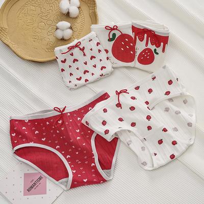 Love Strawberry Panties Big Red Teenage Panties Crotch Mid Waist Student Party Triangle Pants Ladies Panties Brazilianas Hipsters Sleeps Retros