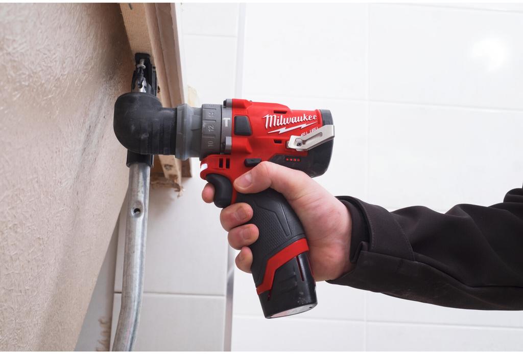 Ударный шуруповёрт Milwaukee M12FPD2XK