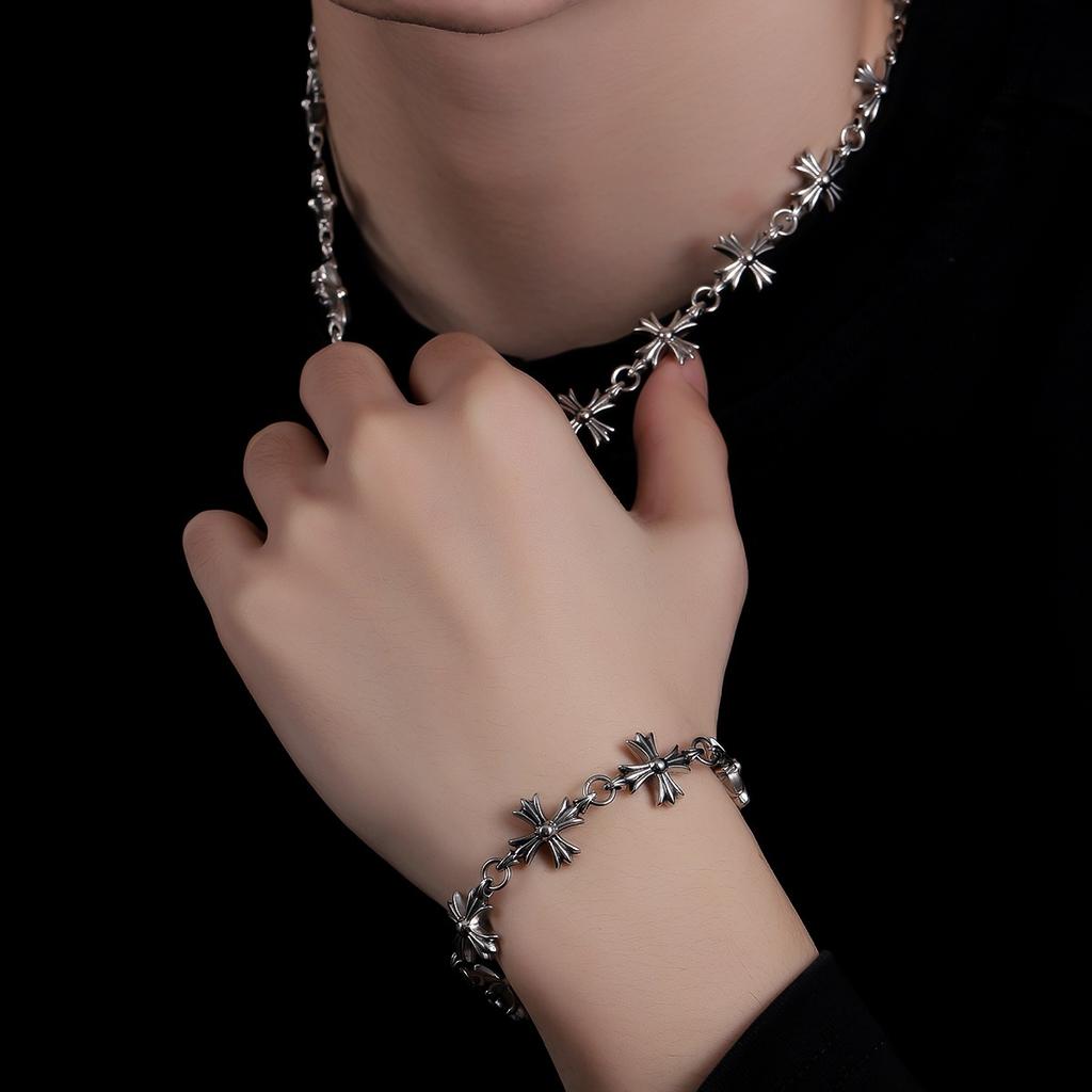 Europäische und amerikanische Kreuzhalsketten für Männer, leichte Luxus-High-End-Armbänder für Frauen, modische und einzigartige Pulloverketten, Schlüsselbein-Kette