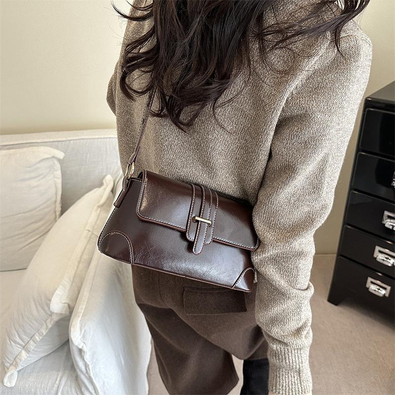Retro Solid Color Small Bag Versatile Messenger Bag Commuter Simple Shoulder Bag Fashion Design Underarm Bag