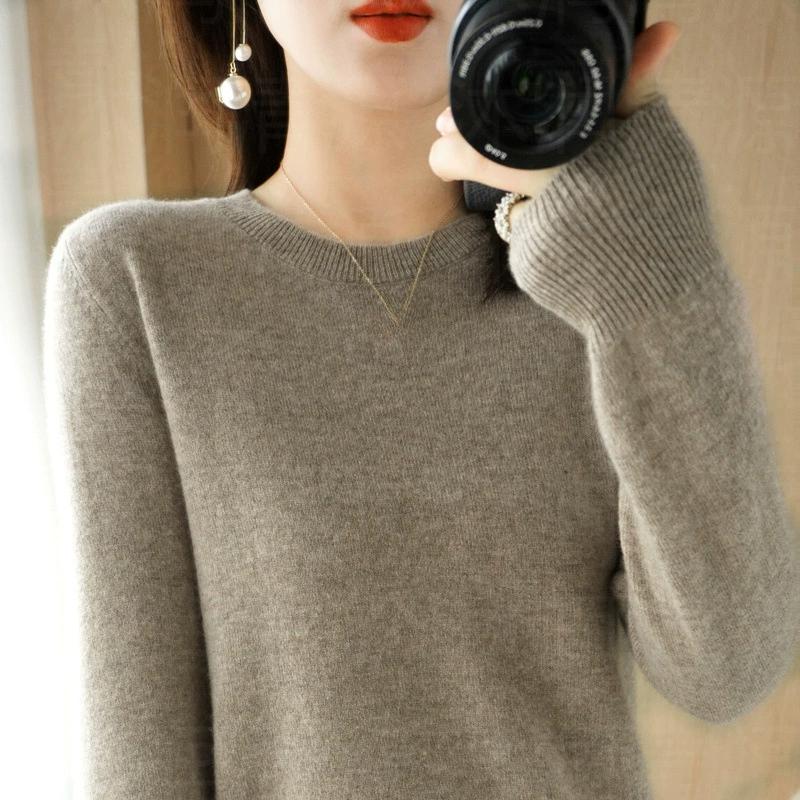 Autumn and Winter Round Neck Sweater Women's Pullover Knitted Sweater Solid Color Long Sleeved Women's Thin Short Base Shirt