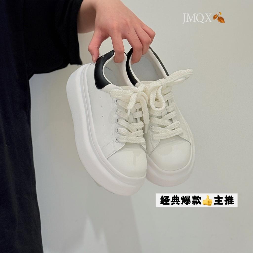 Huge good-looking classic little white shoes women's thick soles increase in height and lightweight 2025 new autumn versatile leather soft soles casua