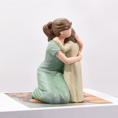 Figurka Matka Córka Żywica Statuetka Matka Córka Przytulająca się Prezent na Urodziny Dzień Matki do Sypialni