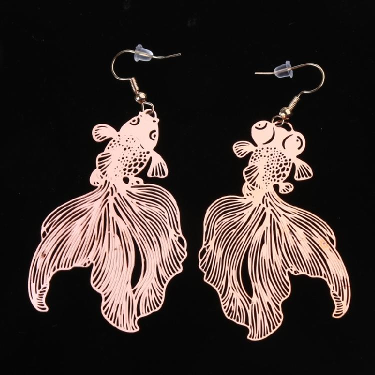 Trendy Fish shaped Earrings Fashionable Hollow Fish Ear Pendant for Parties Date