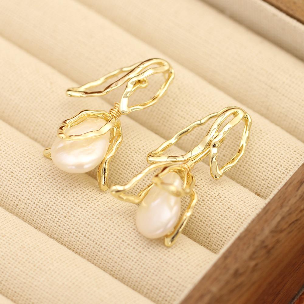 Premium gold-plated three-dimensional lily of the valley earrings special-shaped baroque pearl earrings 925 silver needle women's stud earrings