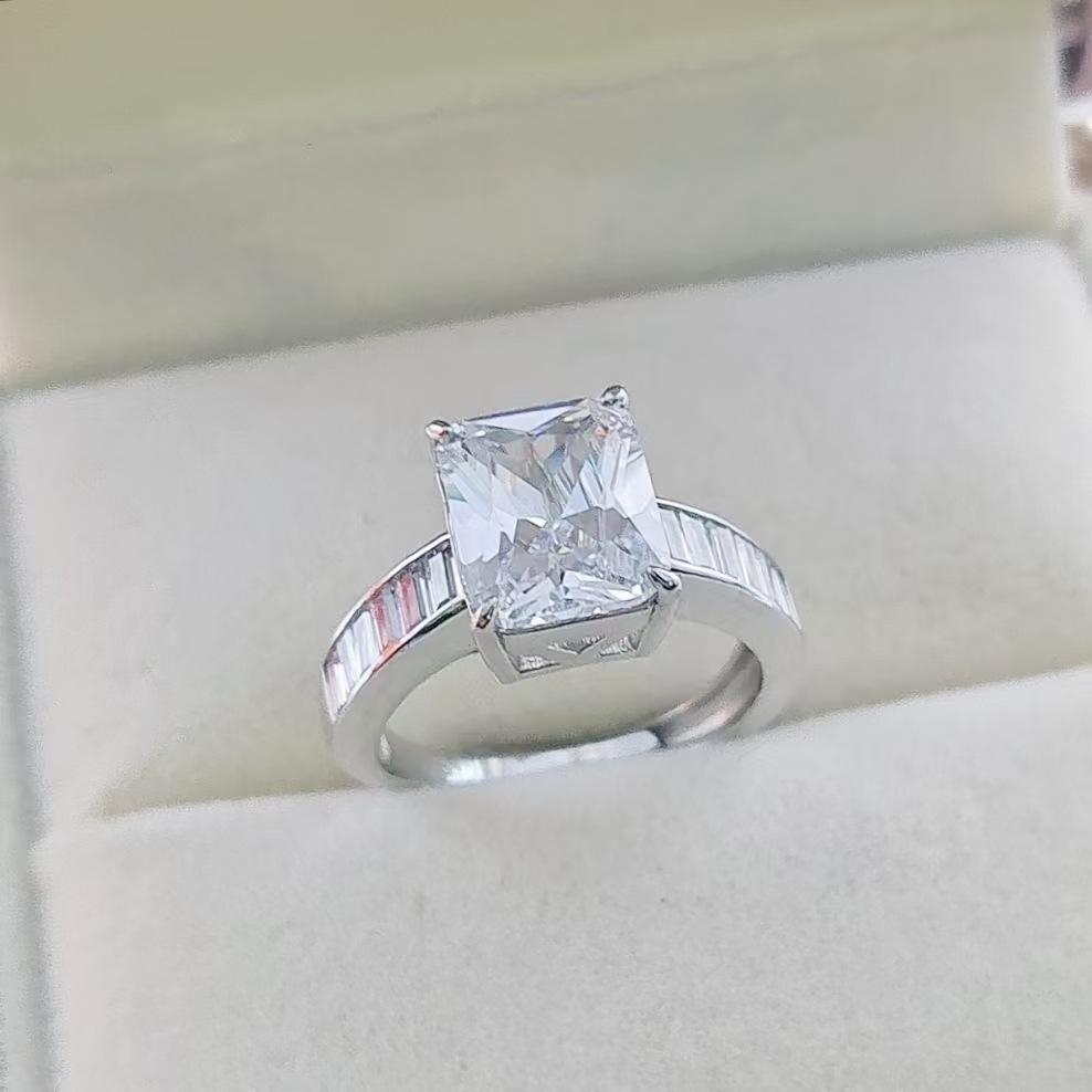 

Classic Versatile Jewelry Simulation 8 * 10 Rectangular Zircon Ring Women S Light Luxury High-End Zir*****Pen Ring opening adjustable