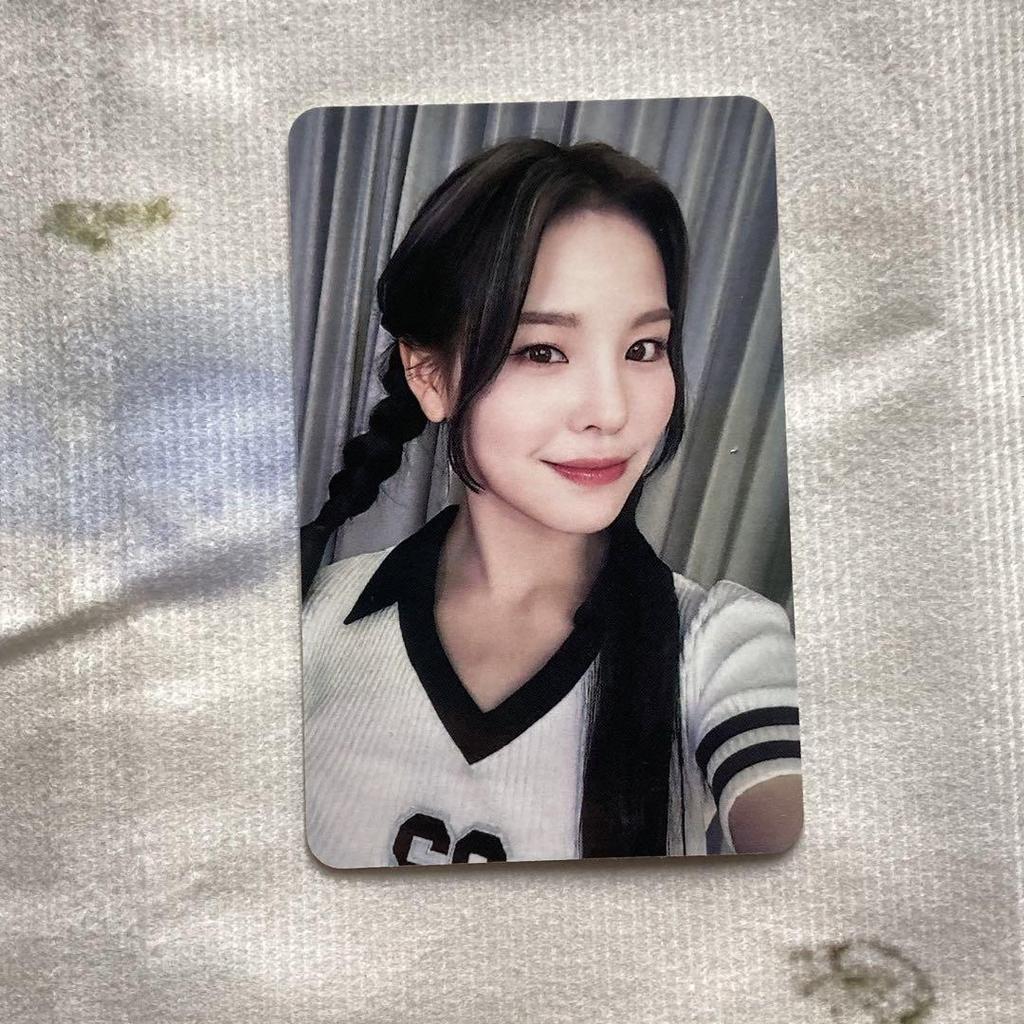 [USED] NiziU Mako HEARTRIS All Attendance Korea Limited Trading Card