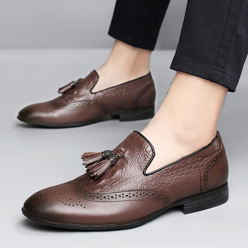 Fashion British Style Men's Luxury Brand Comfortable Business Fringe Leather Shoes Spring New Item Crocodile Leather Carved Oxford Shoes