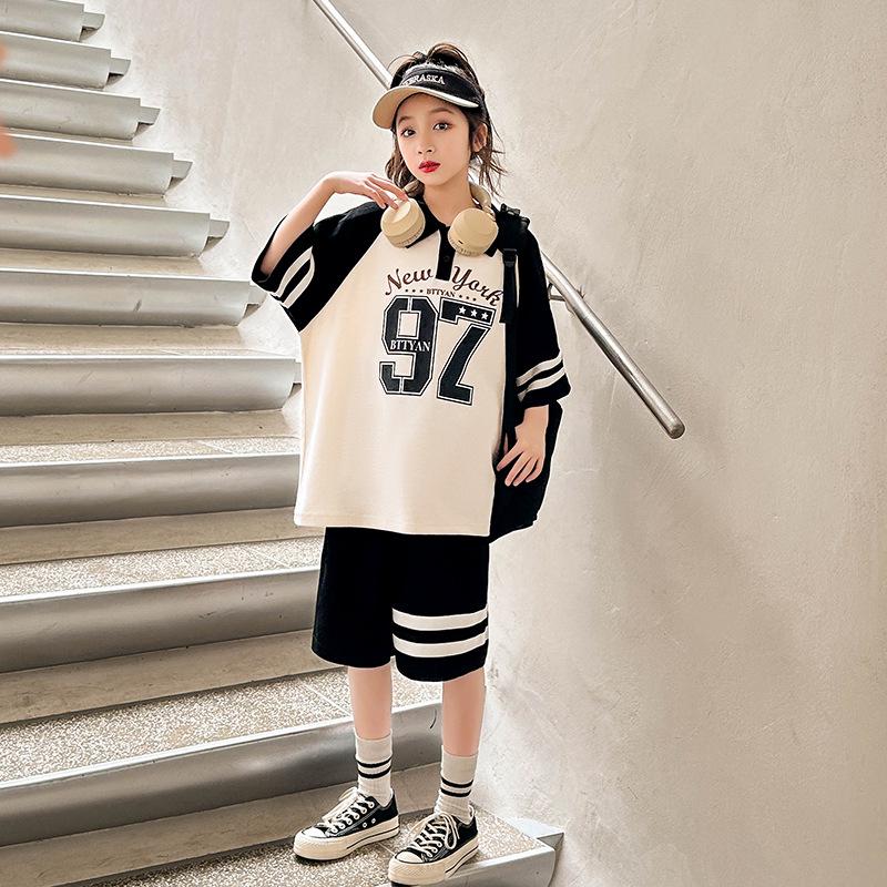 Girls' 2025 Summer Fashion Sportswear Two-Piece Set - Trendy Short-Sleeved Outfit for Big Kids