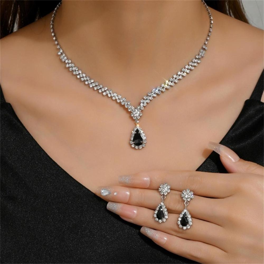 Luxurious Crystal Necklace Earrings Set Water Drop Pendant Clavicle Chain Party Jewelry Accessories for Women Wedding Bride