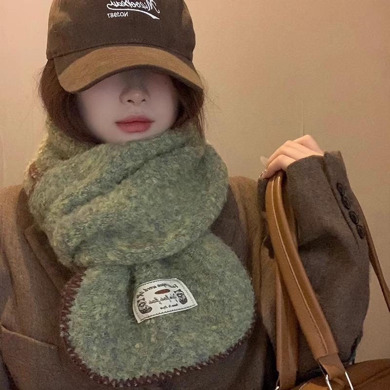 Atmosphere soft waxy green knitted wool scarf women's autumn and winter thickened warm versatile neck protection scarf tide