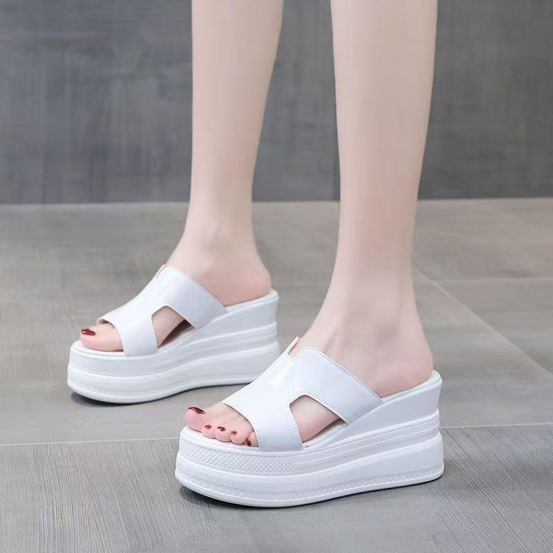 Slope Heeled Slippers Women Outside 2025 New Summer Fashion Bright Diamond Versatile Thick Sole Sponge Slipper Women Shoes