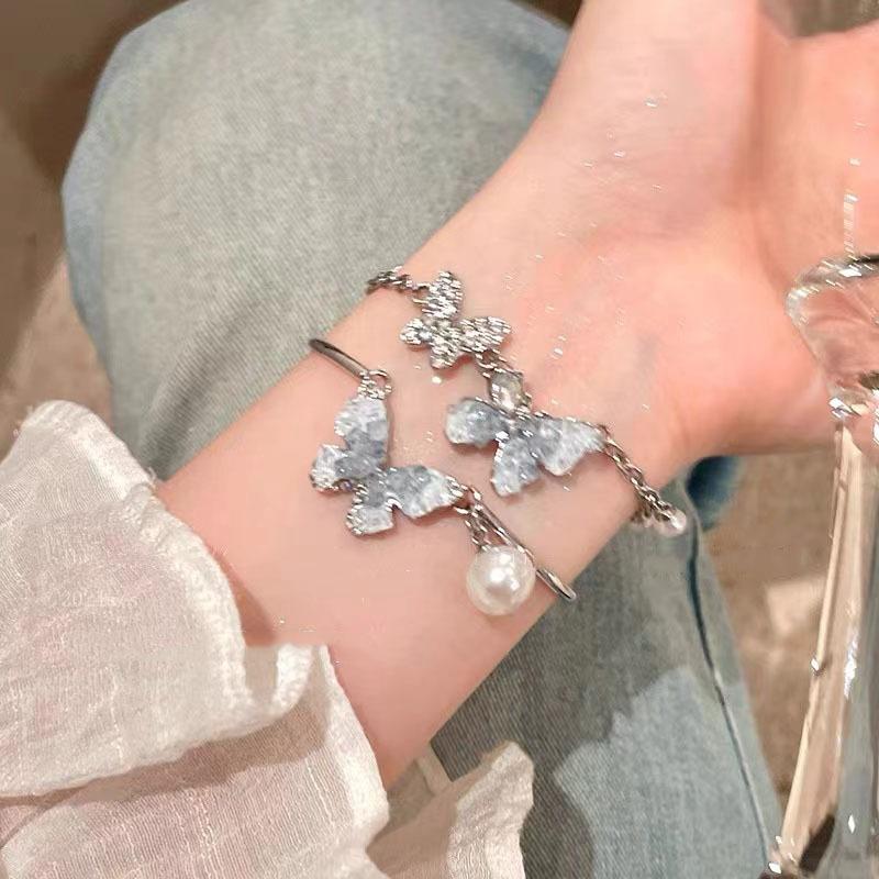 Exquisite Blue Ice Butterfly Pearl Bracelet Refined Trendy Womens Jewelry Hand