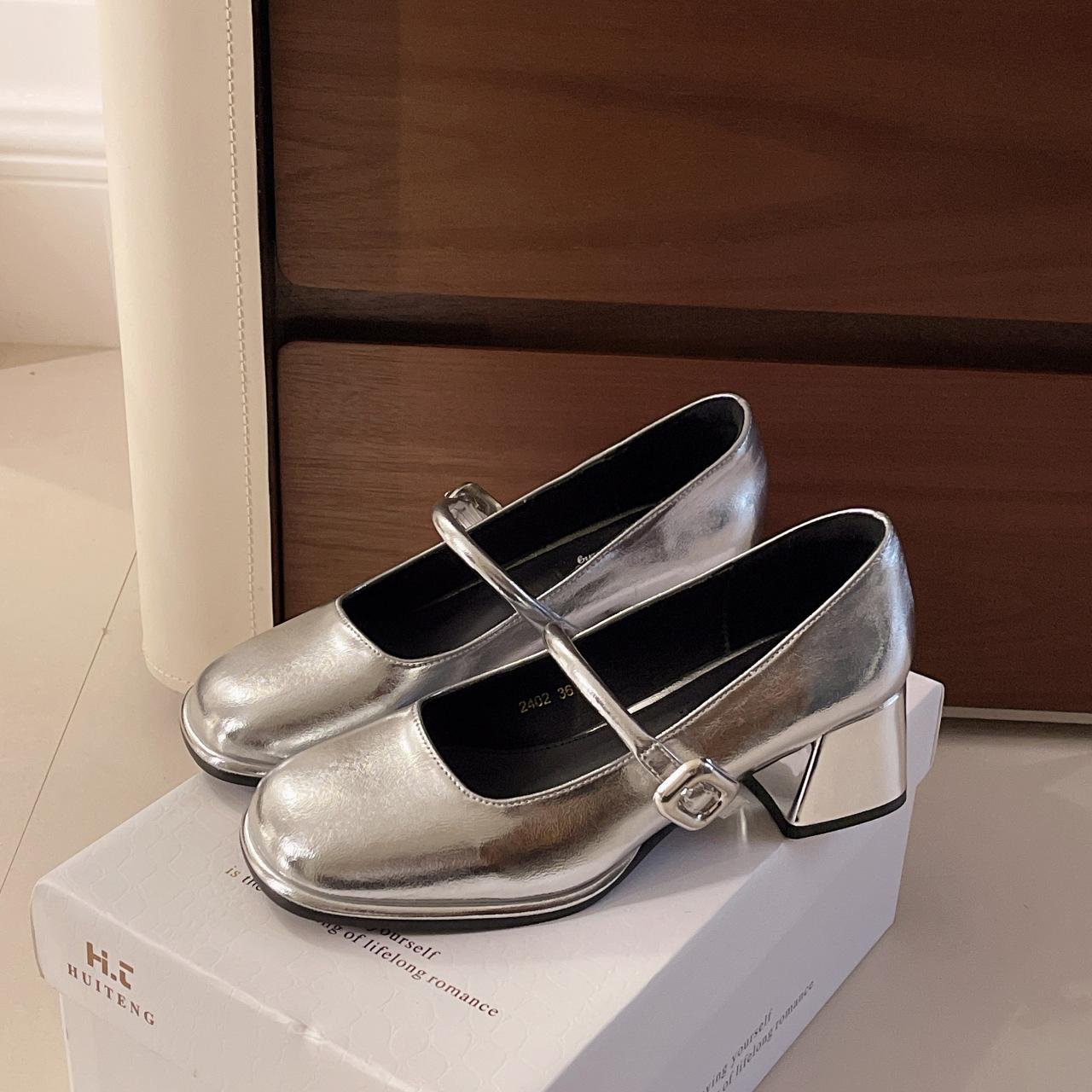 

Medium heel Mary Jane shoes 2025 spring new French princess silver thick heel waterproof table single shoes women s small silver shoes 35 серебряный