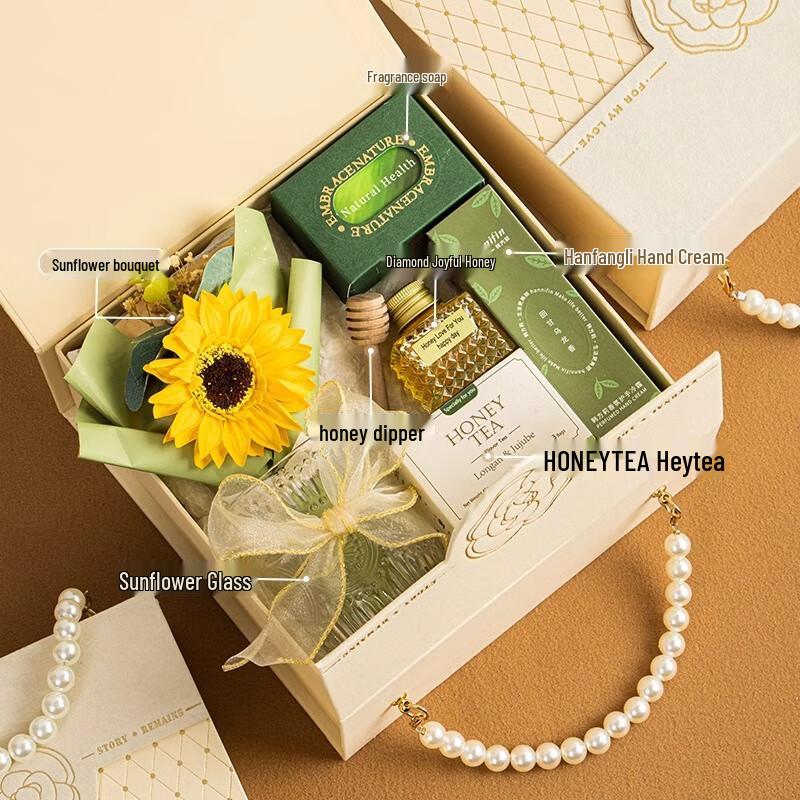 Camellia Women s Day Gift Set