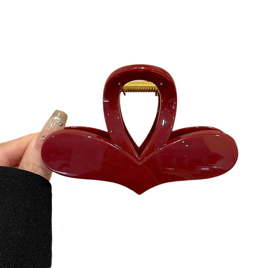 Elegant 2024 Heart Claw Clip for Women – New High-End Autumn/Winter Hair Accessory