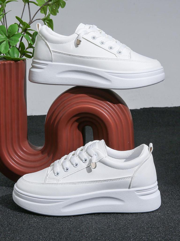 2025 Women's Trendy Versatile White Casual Board Shoes with Hidden Height Increase for Spring/Summer