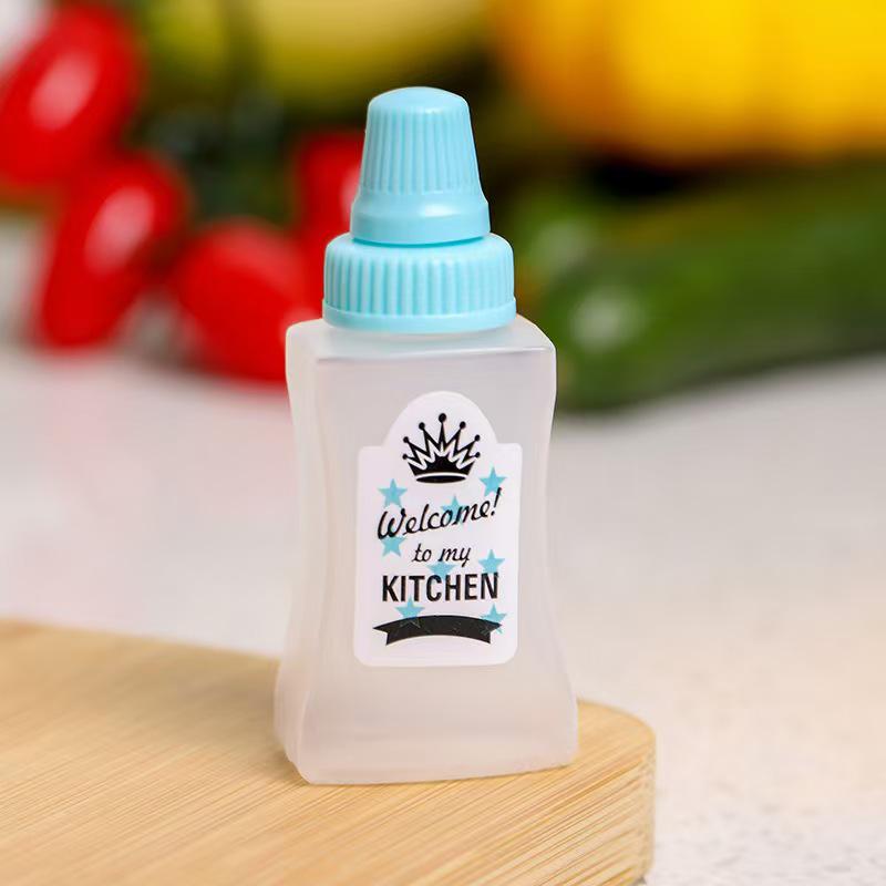 Portable Mini Squeeze Bottle for Tomato Salad Dressing and Honey Dispenser