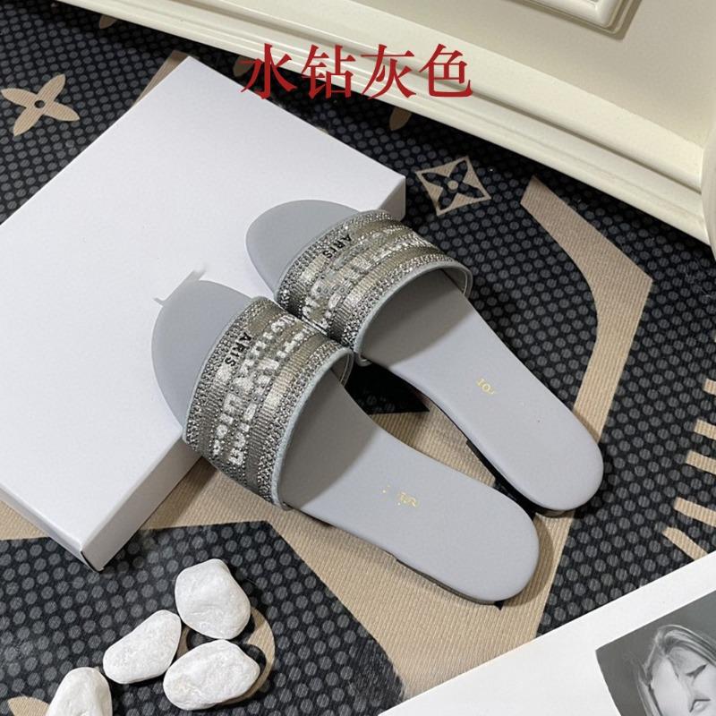Spring Rhinestone Embroidery with Slippers Women Wear Beach Shoes Sheepskin Flat Sandals