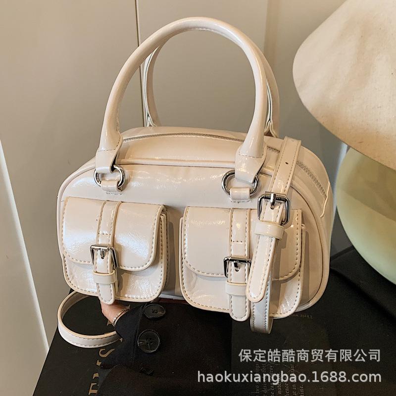 This Year's Popular Summer Small Bag Women's 2025 New Fashion Versatile Shoulder Messenger Bag Super Fire Portable Pillow Bag