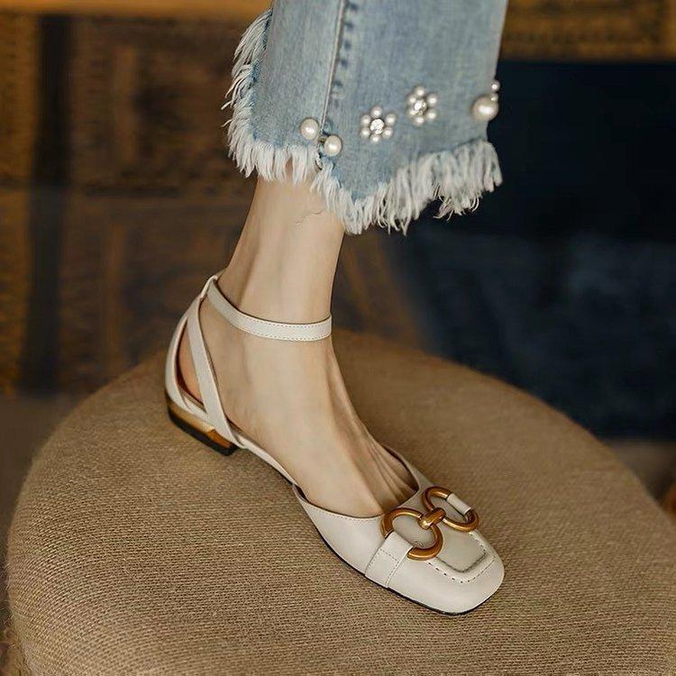 Retro metal buckle bag head hollow sandals women's low heel 2024 summer square head matte one-word buckle versatile flats