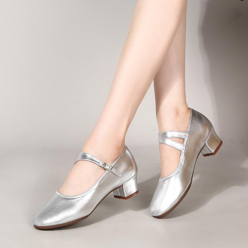

Мода Мода Универсальная Женская Обувь Лето Новые Каблуки Комфорт Нескользящие Женские Балетки Простой Темперамент Женская Кожаная Обувь 42 серебряный