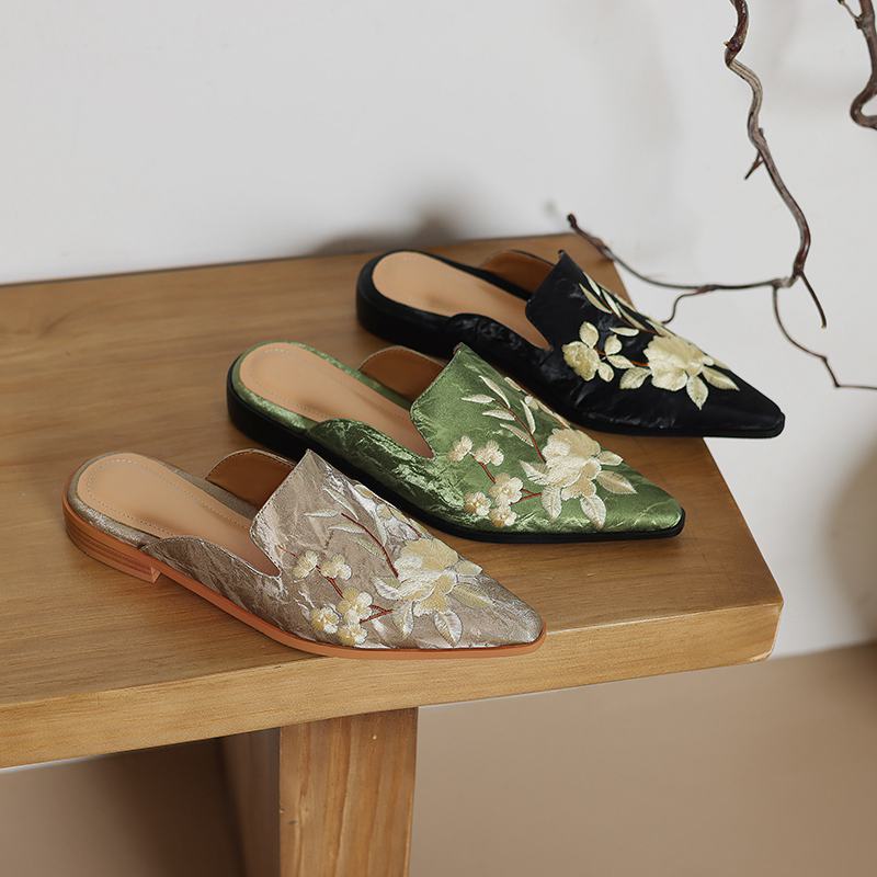Krazing Pot Natural Skin Silk Spring Summer Size 40 Thick Low Heels Women Pointed Toe Shallow Embroidery Mules Pumps