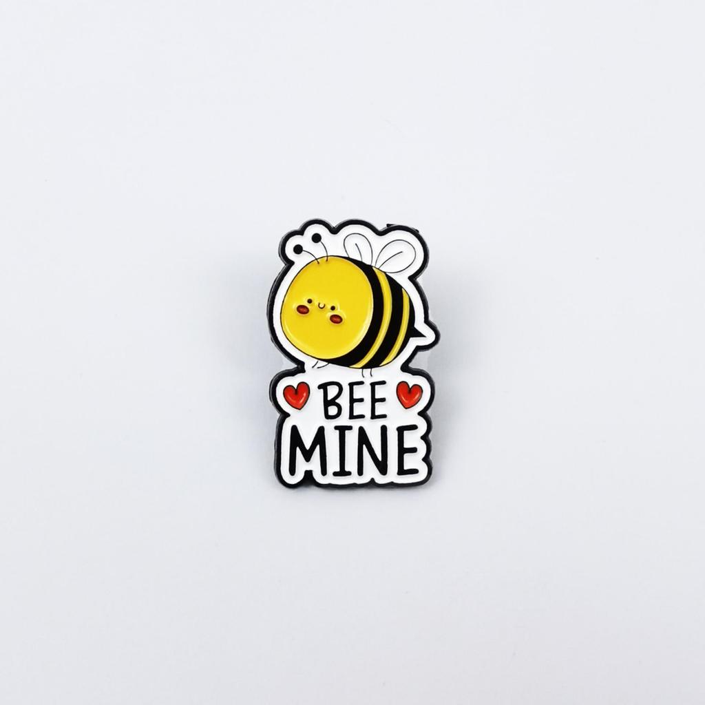 Creative Cartoon Bee Brooch – Cute Insect with English Quote, Heart Personality Badge, Accessory for Backpack Decoration