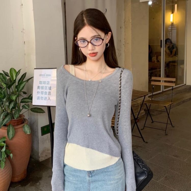 Сладкий розовый вязаный свитер с эффектом двух изделий с длинным рукавом для женской осенней коллекции приталенный укороченный внутри one size fits all серый 2180₽