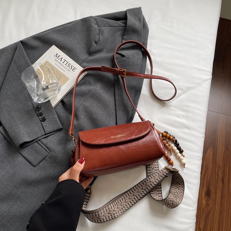 Autumn New Single Shoulder Retro Winter Bag Women's Casual Women's Bag Pillow Fashionable Niche Bag Feeling Fashionable