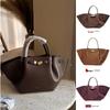 Demellier Wing Dámska taška Tote s veľkou kapacitou: Taška cez rameno a crossbody New York.