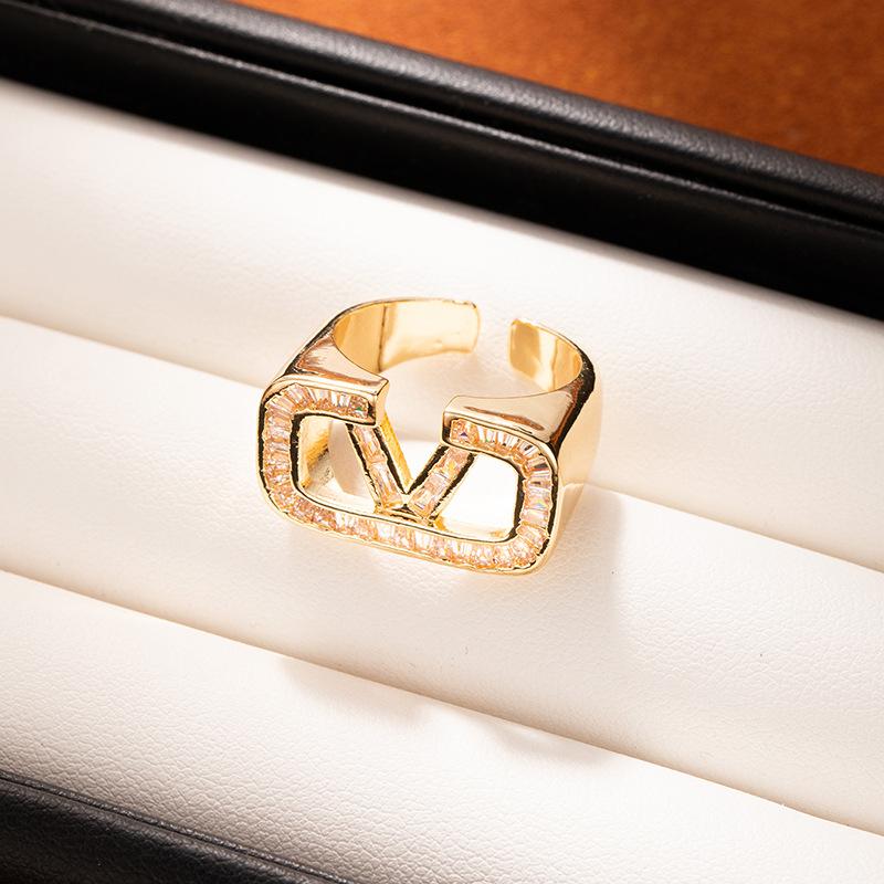 New Warren Tianjia V letter square zirconium diamond-set open ring, brass niche design ring, ring