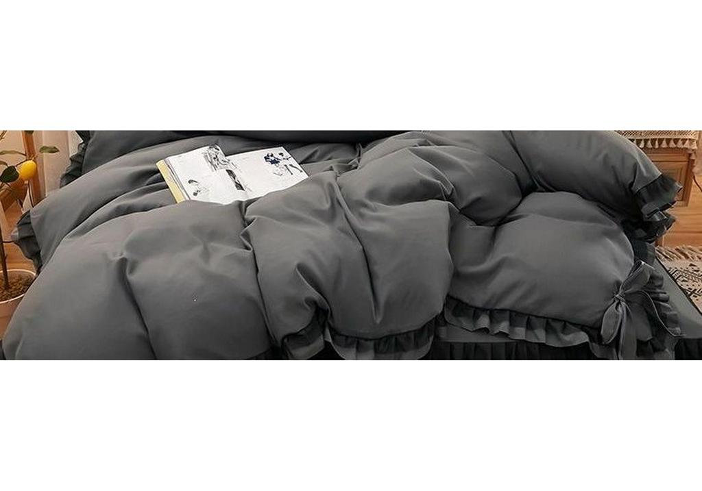 Korean Style Lace Flannel Bed Set: Princess Three-Piece Non-Slip Bedspread and Floor-Length Bed Sheet with Duvet Cover