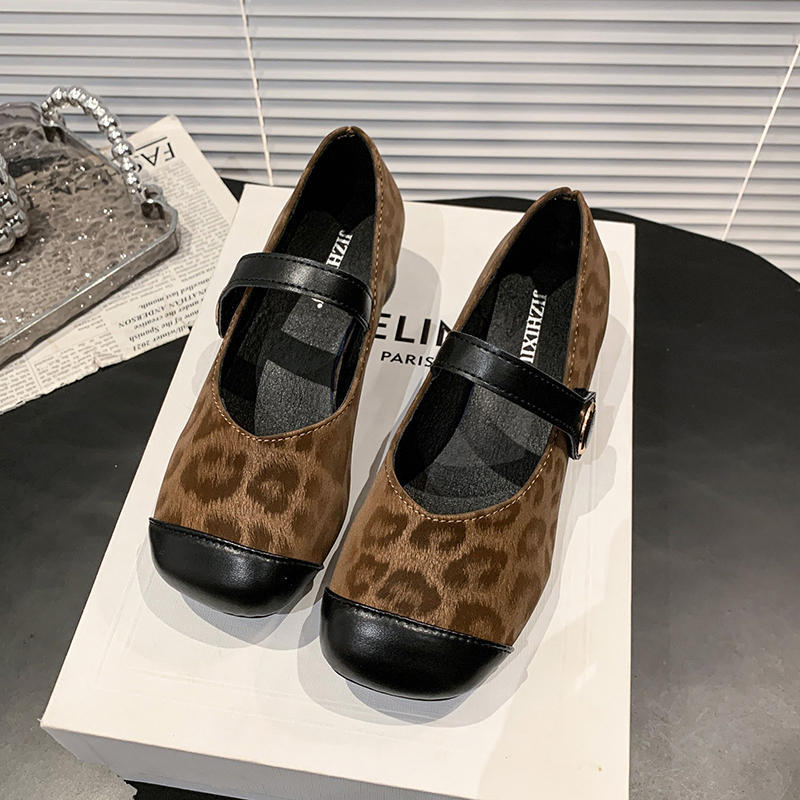 

Retro leopard print one-word buckle with diagonal head low heel Mary Jane shoes new flat shoes comfortable light mouth single shoes 40 коричневый