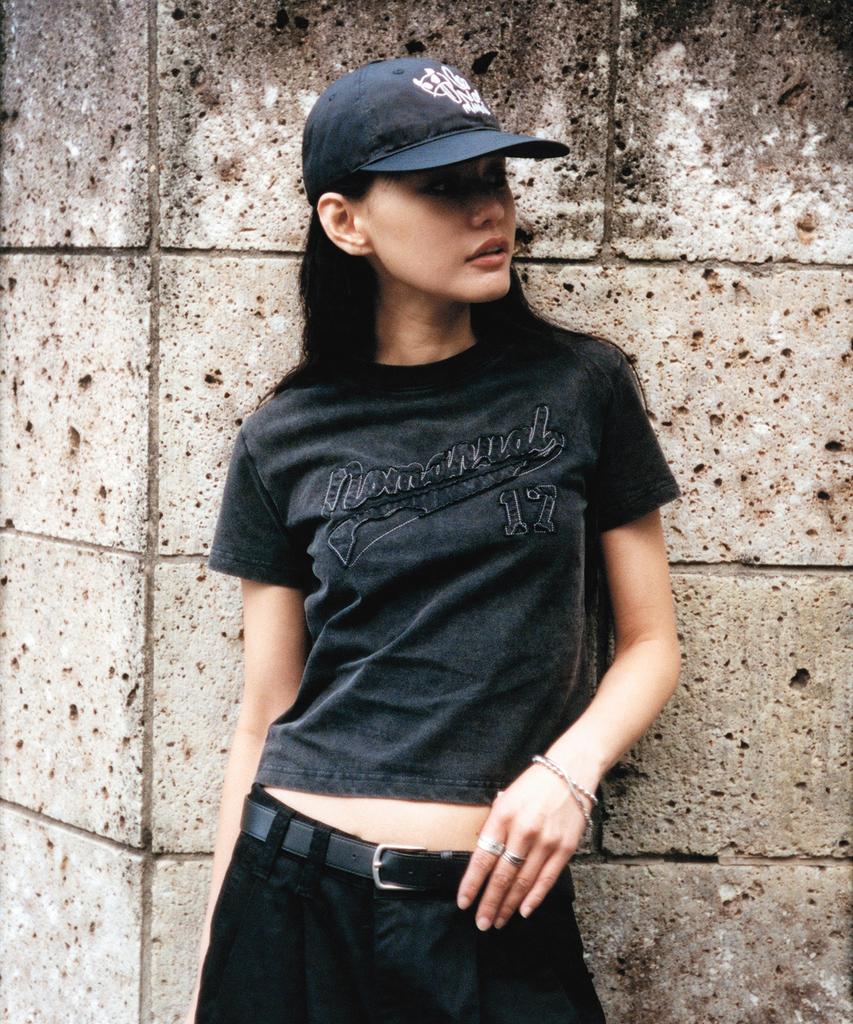 Nomaenyueol Applique T-Shirt (Woman) - Washed Black