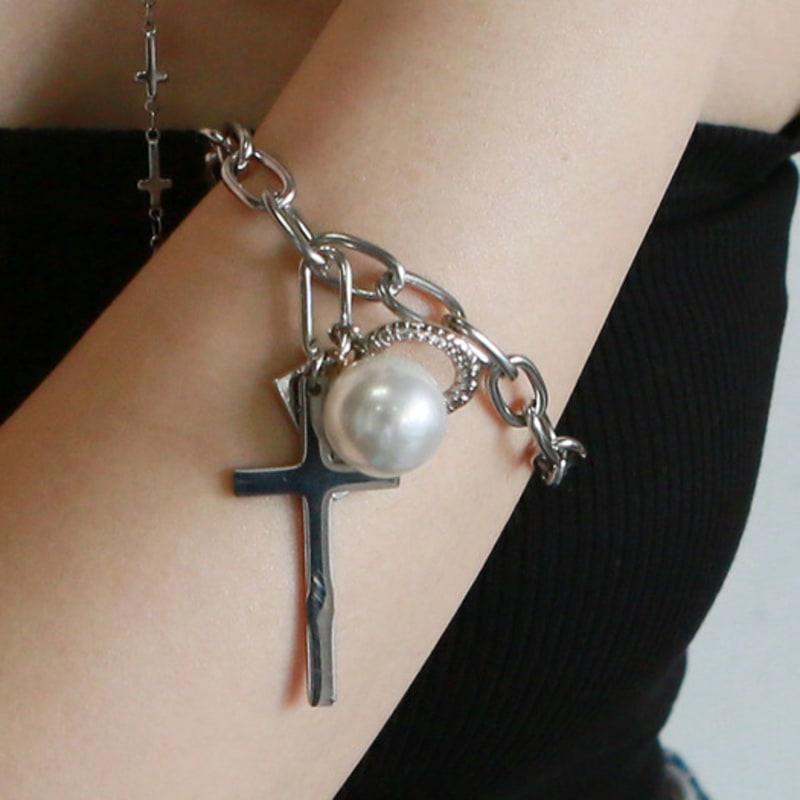 

LAYERMOOD cross pearl bracelet-silver free