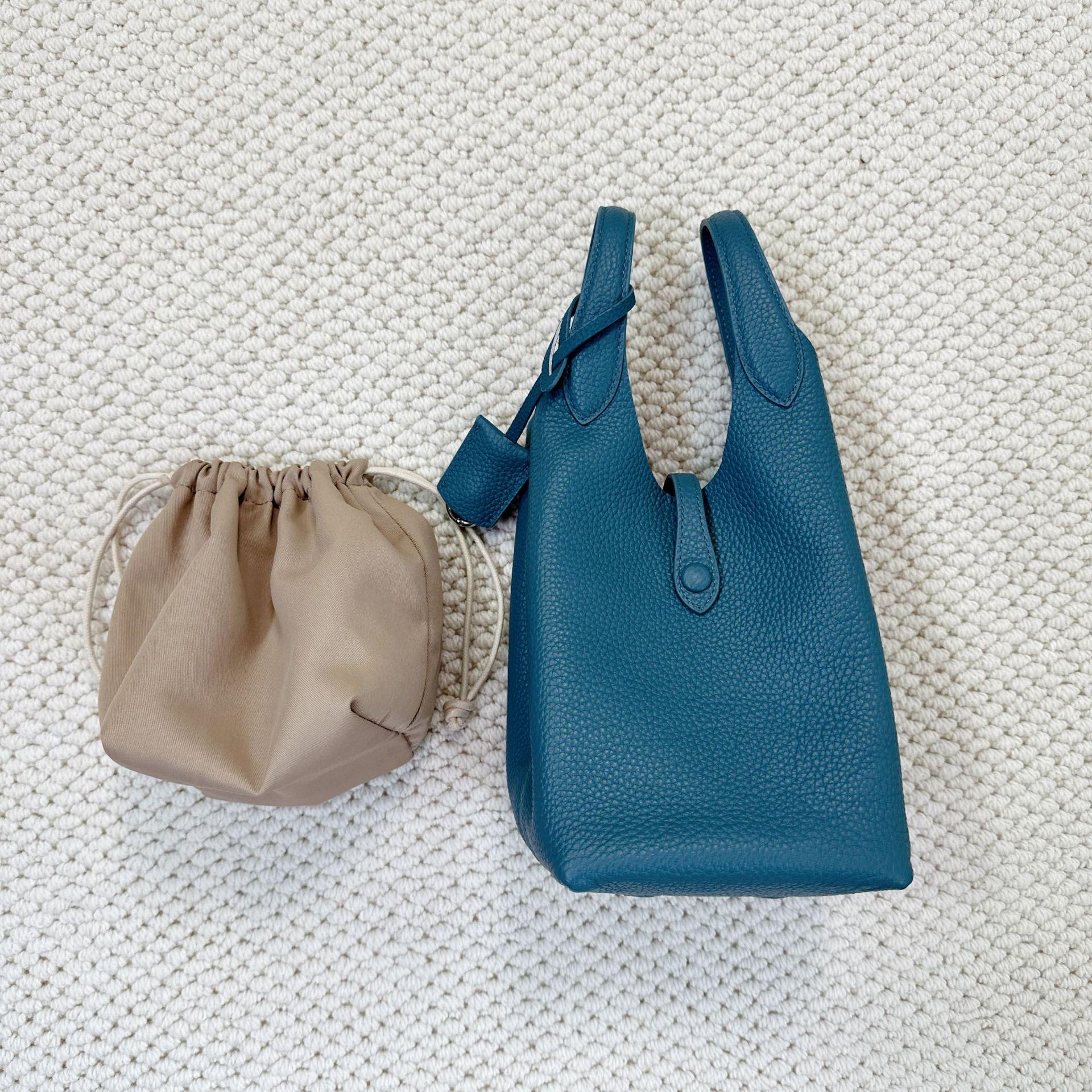 

2025 Новый верхний слой TC коровьей кожи сумка-ведро для воды сумка-корзина для овощей Большая вместимость повседневная сумка через плечо на одно плечо женская сумка тренд 27x16x25cm синий