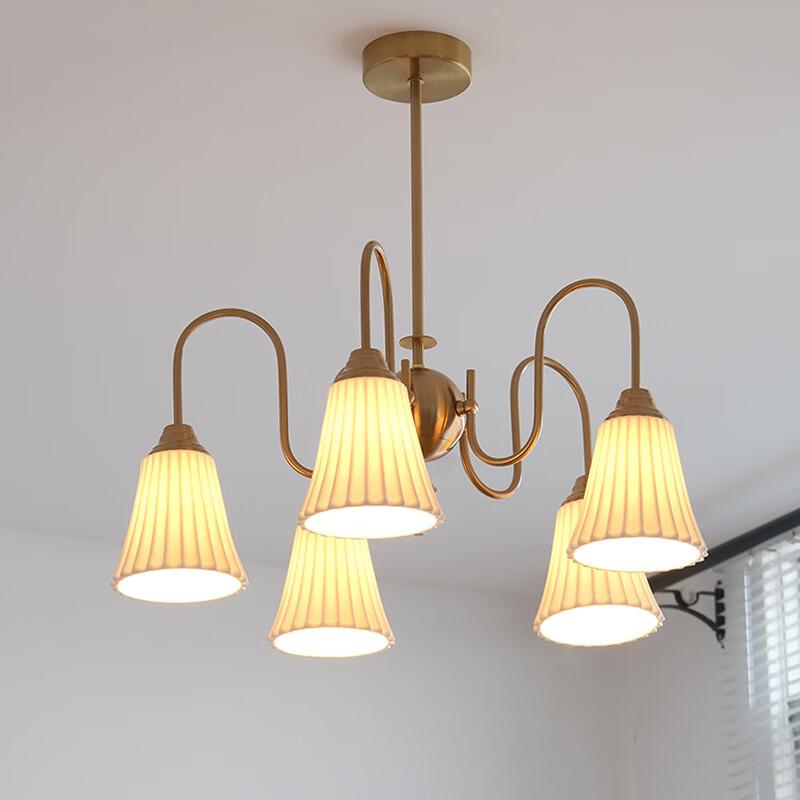 UOSU French Retro Ceramic 3-Head Living Room Chandelier