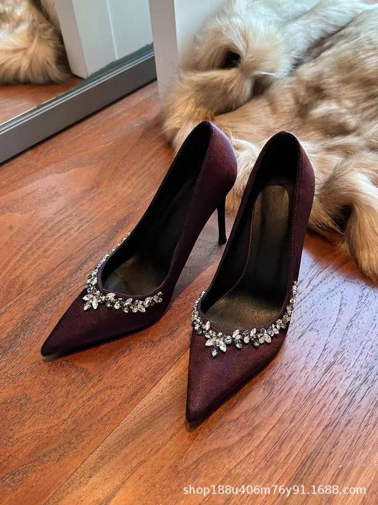 [Spot] High heels women's thin heels pointed rhinestones French temperament socialite senior single shoes wedding shoes new black
