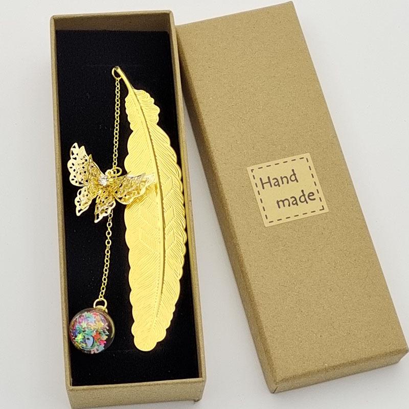 Popular Chinese Metal Feather Bookmark with Dried Flower and Butterfly Design - Perfect Teacher's Day Gift