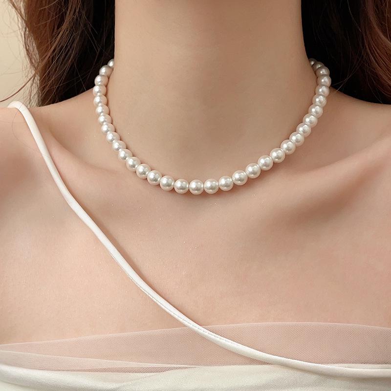 Elegant French Irregular Pearl Pendant Necklace: Versatile Luxury Clavicle Jewelry for Women