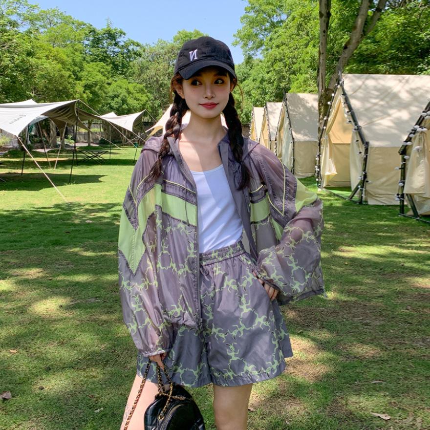 

Женский новый свободный комплект из солнцезащитной одежды и шорт с капюшоном и принтом, легкий и дышащий, для активного отдыха, двухпредметный XL