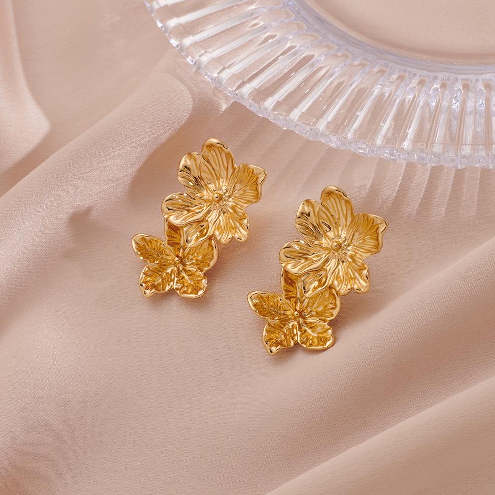 Cercei Europeni & Americani High-End cu Frunză de Ginkgo din Aliaj - Design Îndrăzneț, Elegant, Exagerat