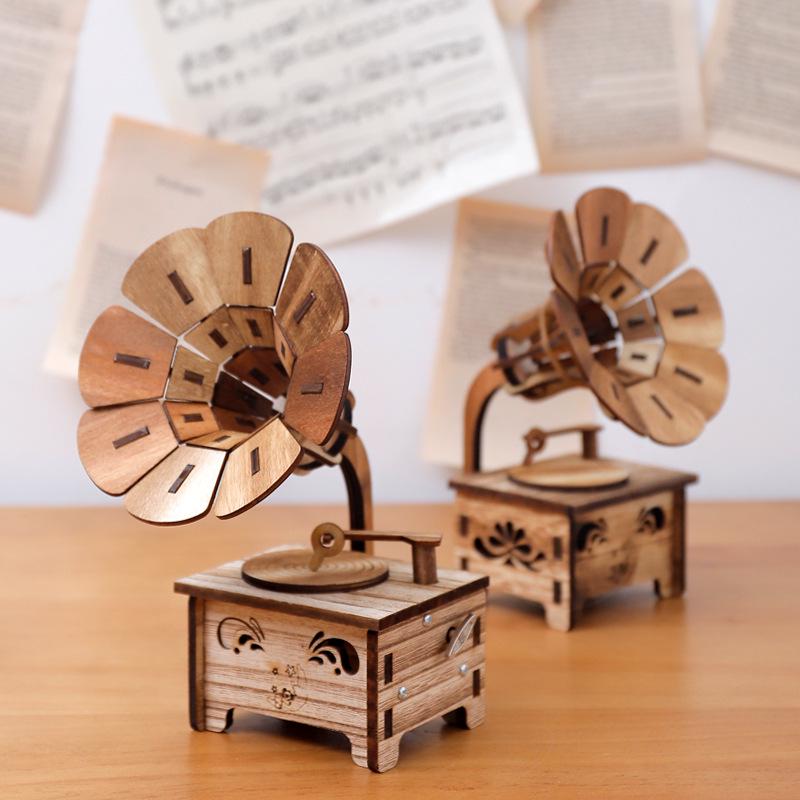 Ретро Деревянные фонограф Музыка Box Украшения Creative Мини Музыка Box Украшения DIY Детский подарок на день рождения купить недорого — выгодные цены, бесплатная доставка, реальные отзывы с фото — Joom