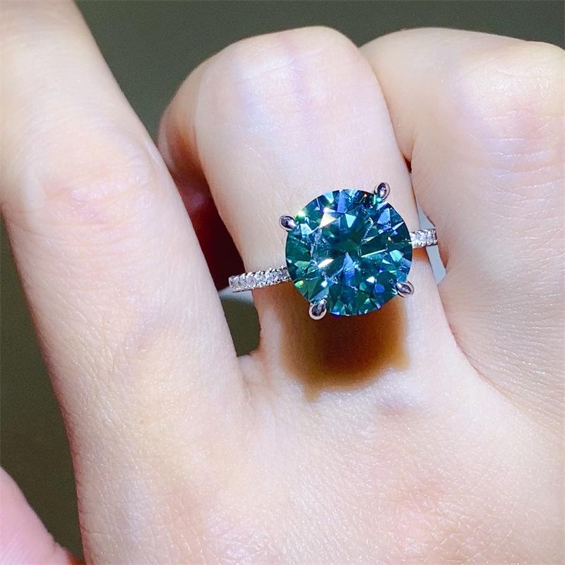 Green 5 Carat Moissanite Ring, Eight Hearts Eight Arrows Design, European and American Fashion. Size 18