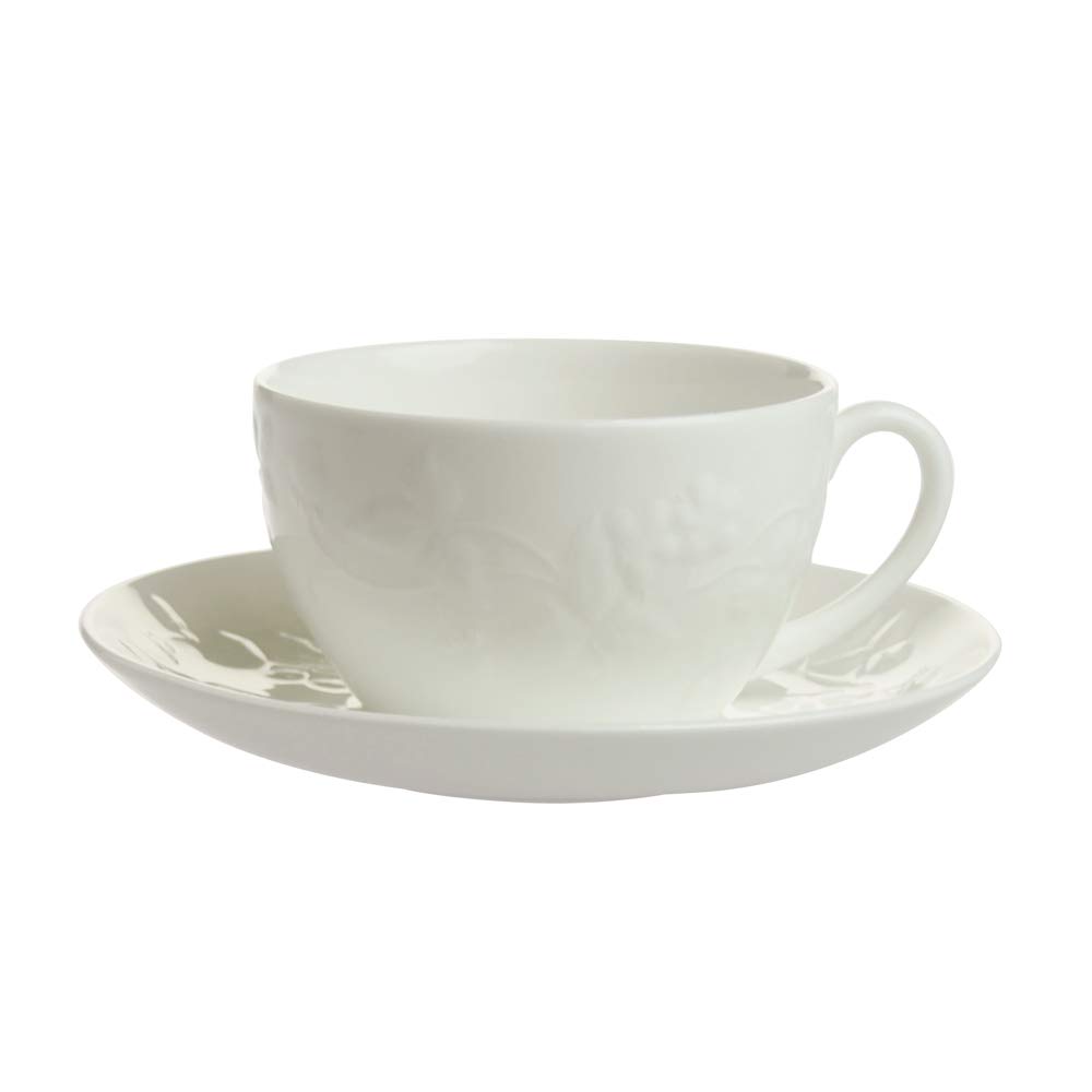 

Wedgwood Wild Strawberry White Teacup and Saucer [Parallel Import]